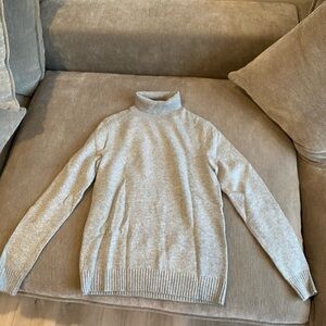 Banana Republic cozy turtleneck sweater